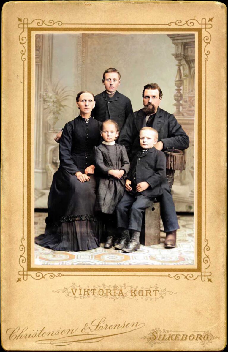 Knud Jensens familie 1891 med Johanne, Margrethe, Hans Marius og Laurs